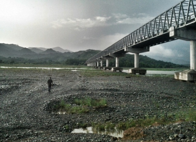 Right after the storm: International photographer Francisco &quot;Paco&quot; Guerrero scouting the surroundings of the long Calaba Bridge for the best capture there is to find. 